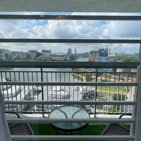 Vvip Luxurious Homestay Putrajaya Free Wifi And Parking Bagian luar foto