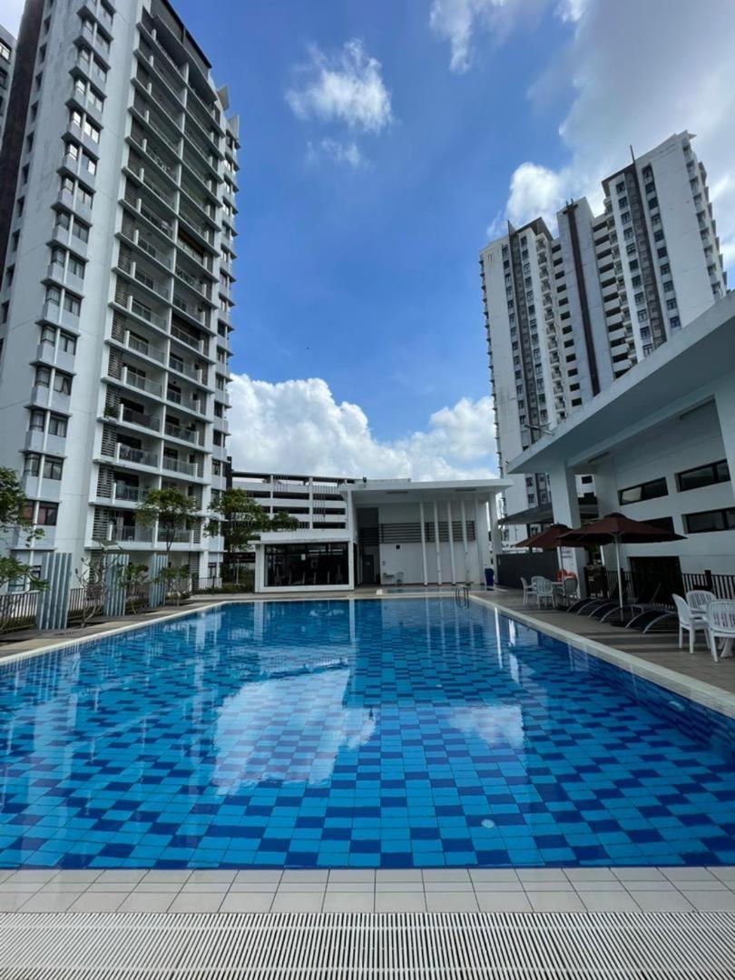 Vvip Luxurious Free Wifi And Parking Apartemen Putrajaya